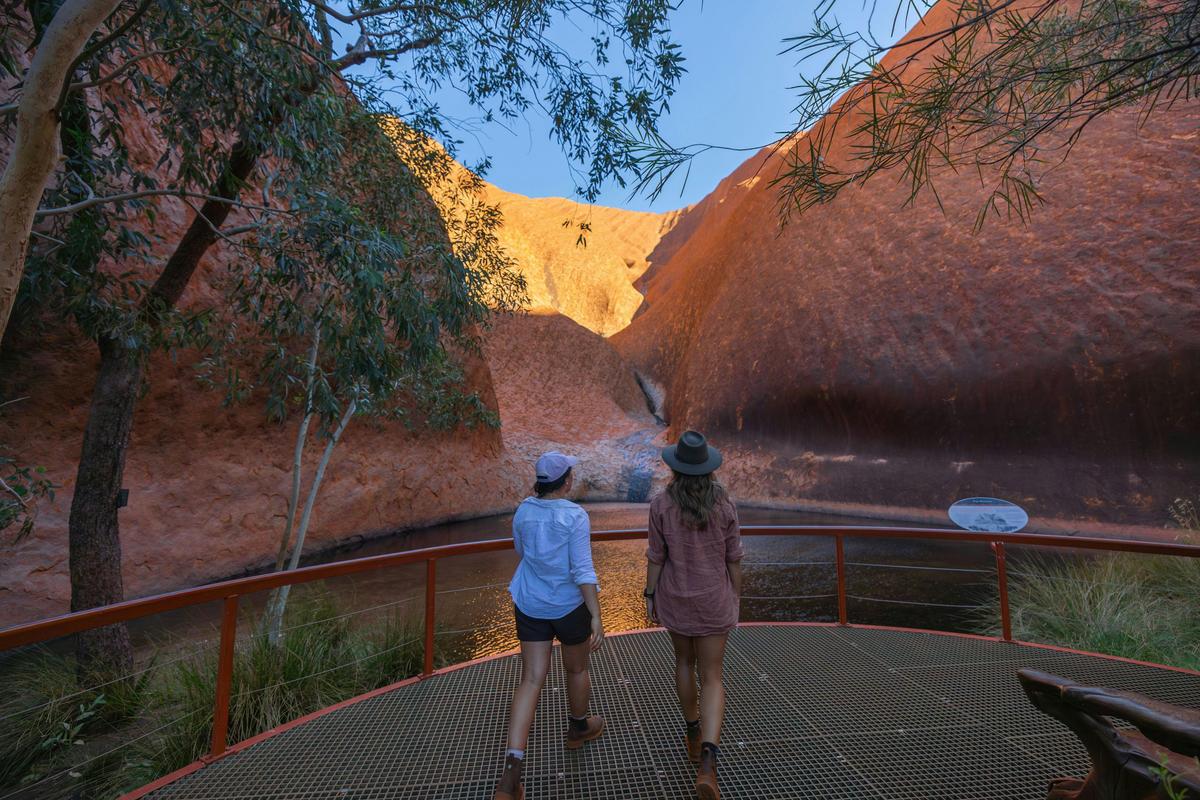 1 Day Uluru & Sunset BBQ - Start & End in Ayers Rock