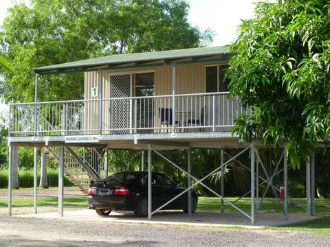 Standard Elevated Studio Cabin (Sleeps 2)