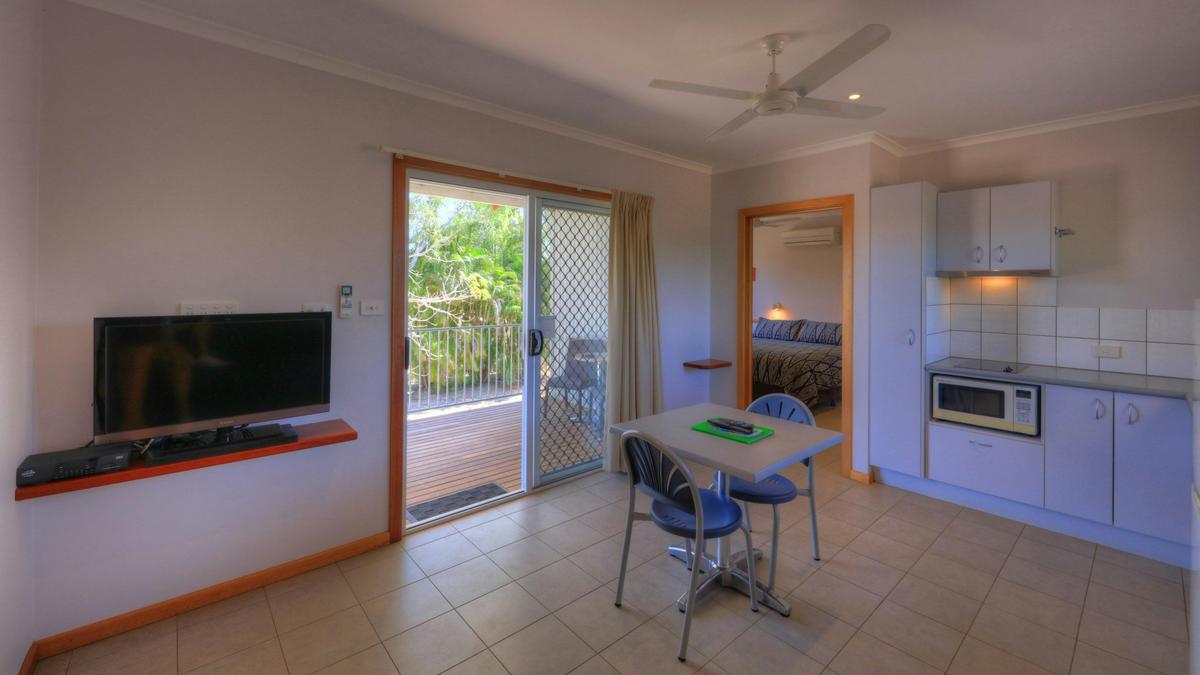 Superior Elevated 1 Bedroom Cabin