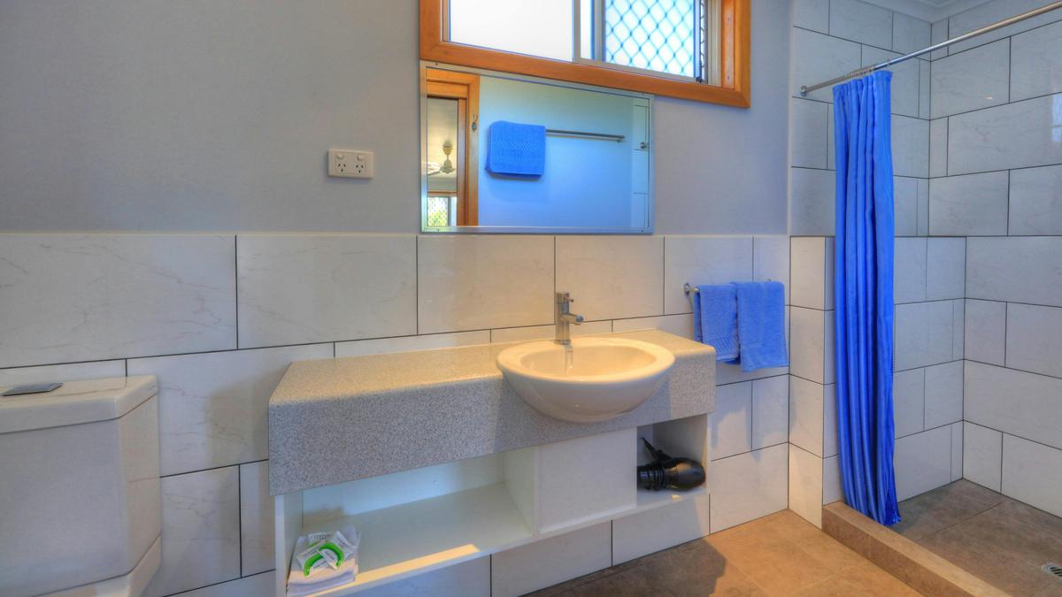 Standard Elevated Studio Cabin (Sleeps 3)