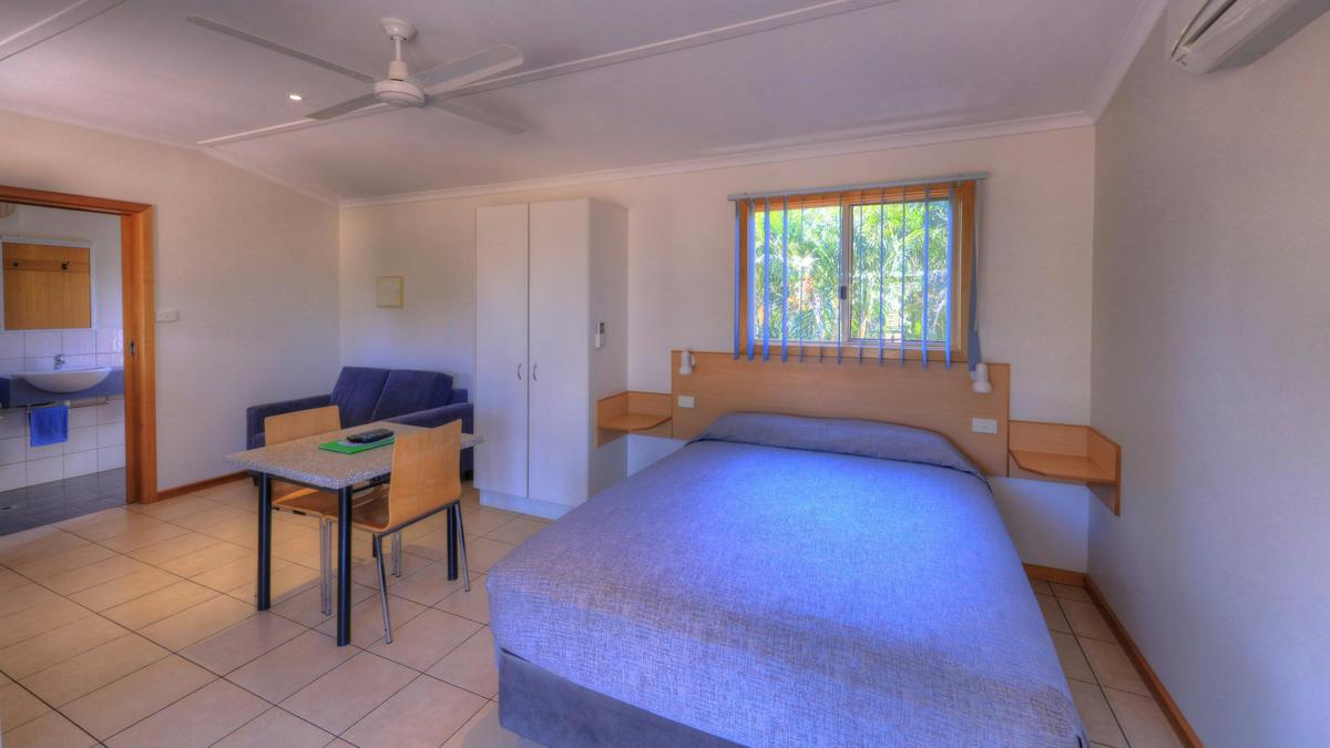 Standard Elevated Studio Cabin (Sleeps 2)