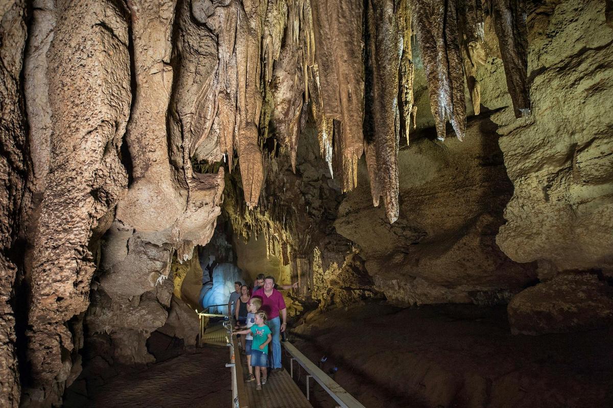 Cutta Cutta Caves