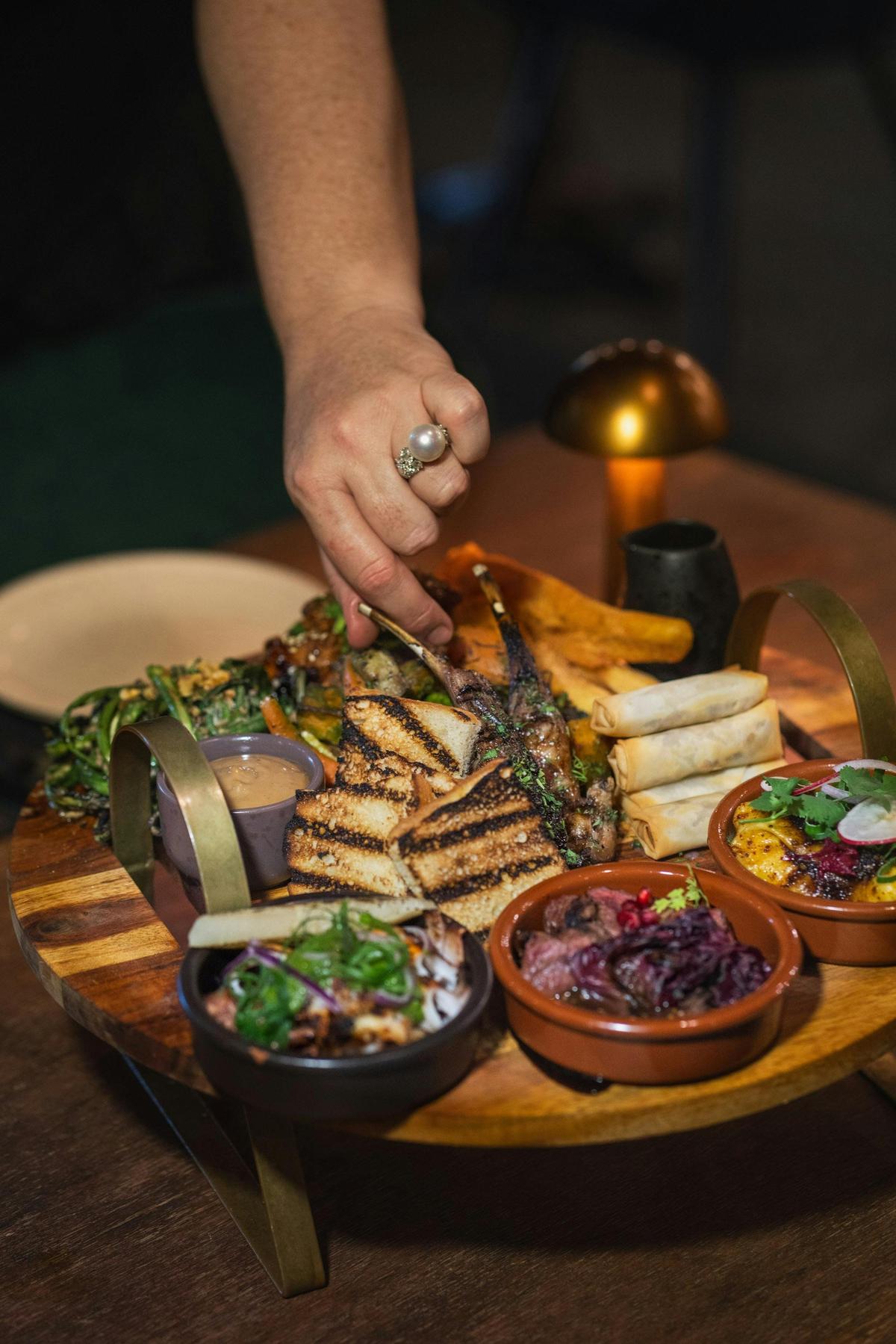 5-Hour Distilleries Tour with Gourmet Meal & Sightseeing