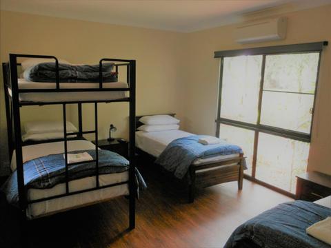 Large Ringer's 2 Bedroom Cabin