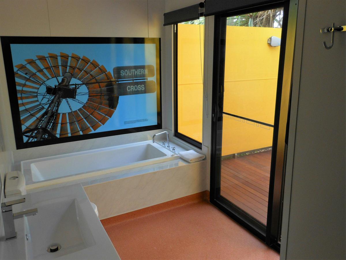 Large Ringer's 2 Bedroom Cabin