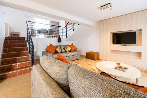 Emu Walk Apartments