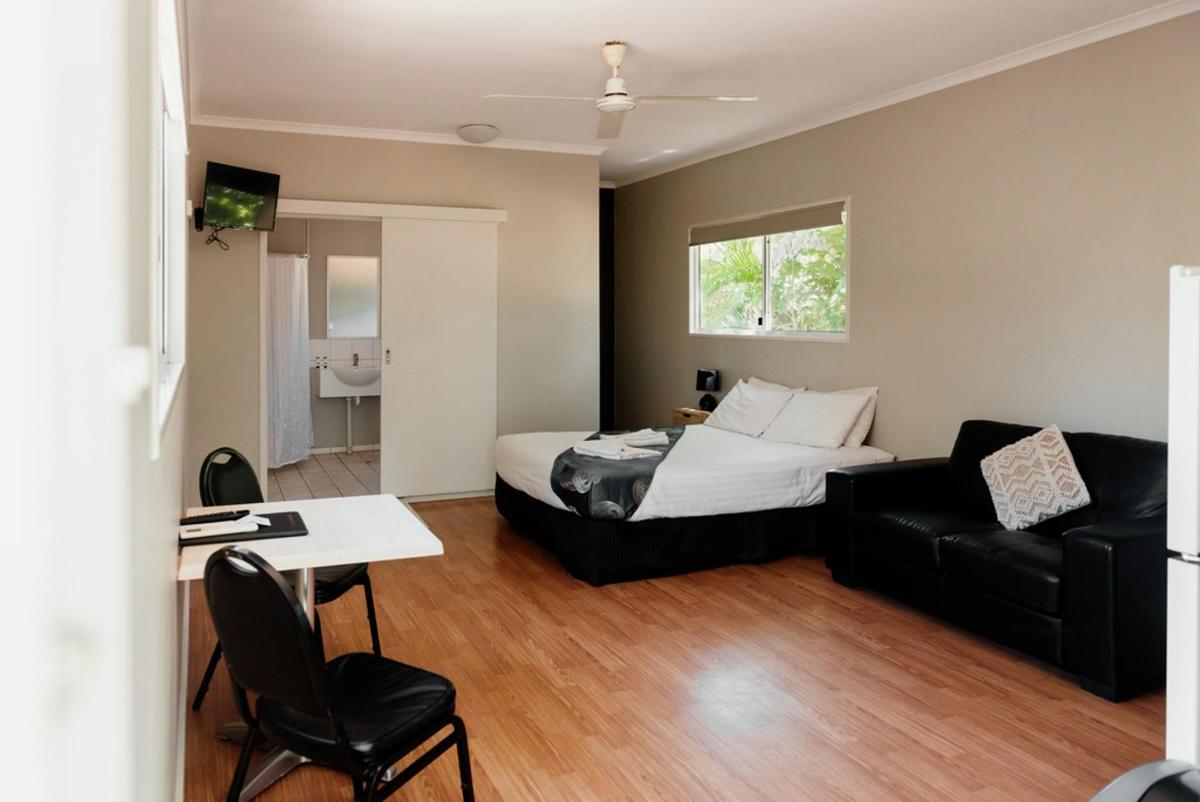 Standard Studio Access Cabin - Sleeps 2