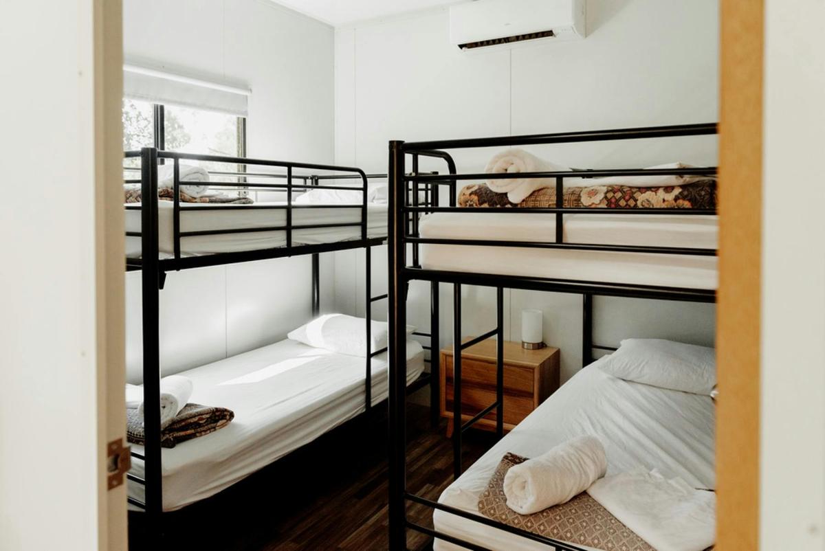 Superior 2 Bedroom Cabin - Sleeps 6