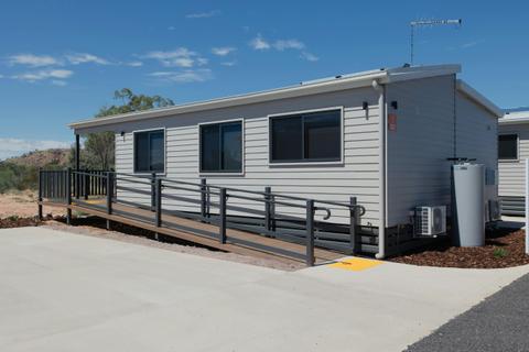 Deluxe 2 Bedroom Access Cabin – Sleeps 4