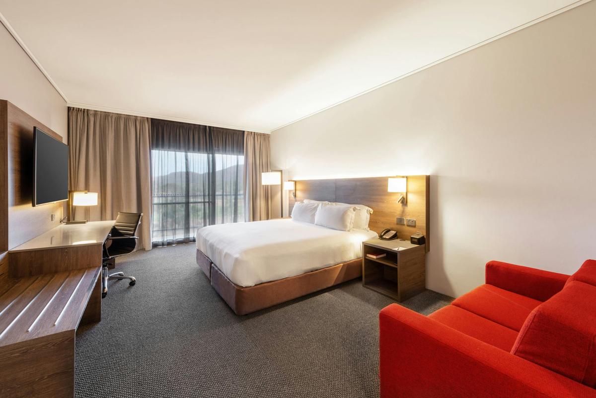 King Premier Suite with Mountain View