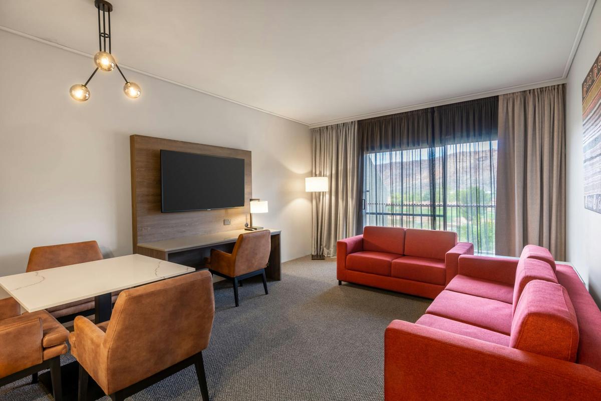 2 Double Junior Suite with Mountain View