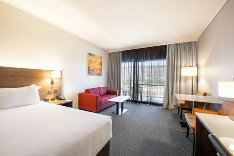 King Deluxe Room with Mountain View