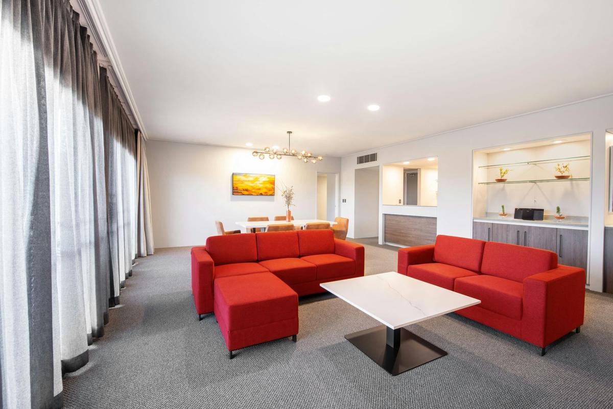 King Premier Suite with Mountain View