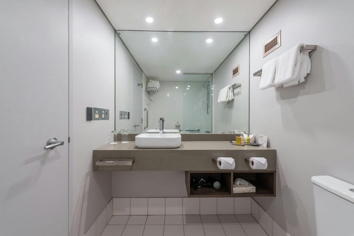 King Deluxe Room with Mountain View