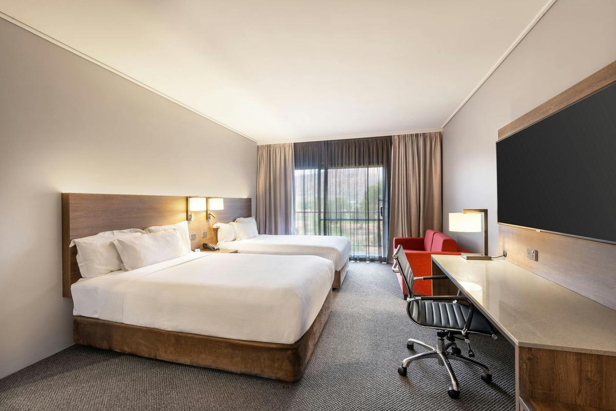 2 Double Junior Suite with Mountain View