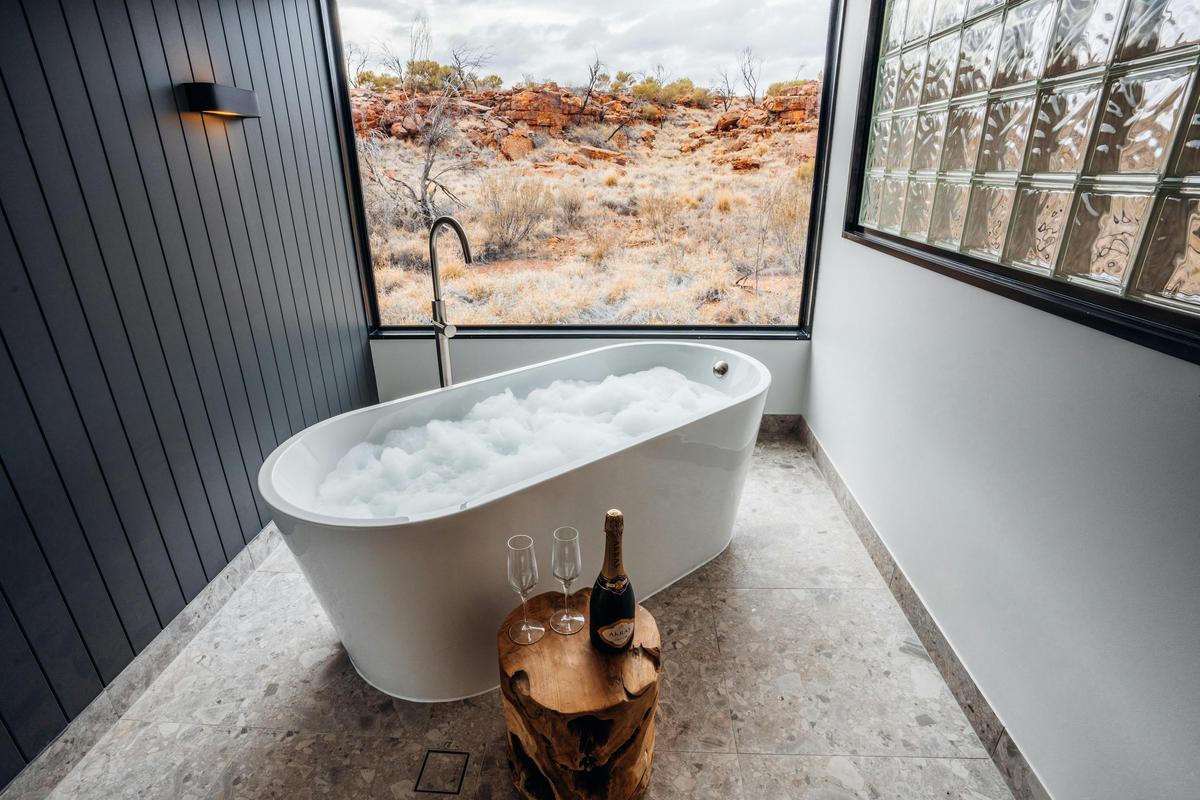 Deluxe Suite Bath