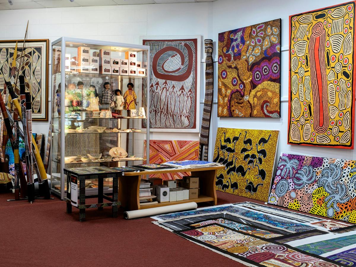 One of Mason Gallery's two showrooms