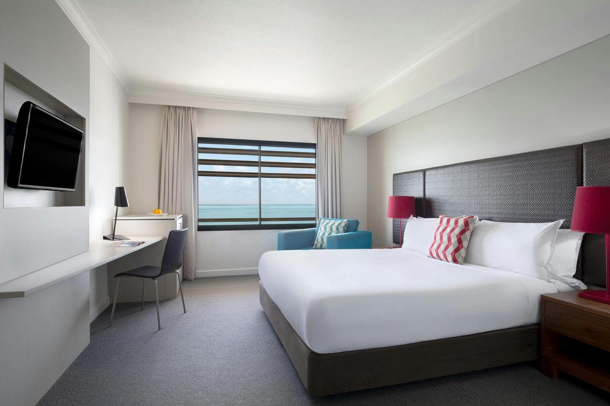 Mantra on the Esplanade - Hotel Room