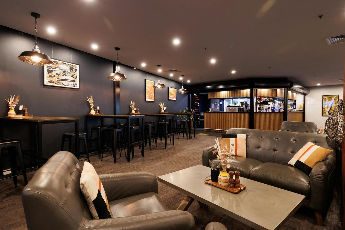 Manjmukmuk Bar Area