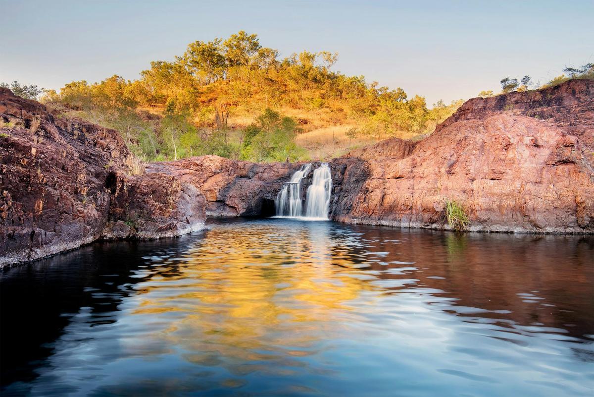 Tableland cascades