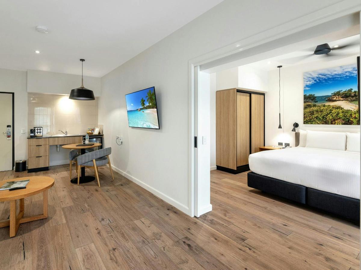 Deluxe King Suite