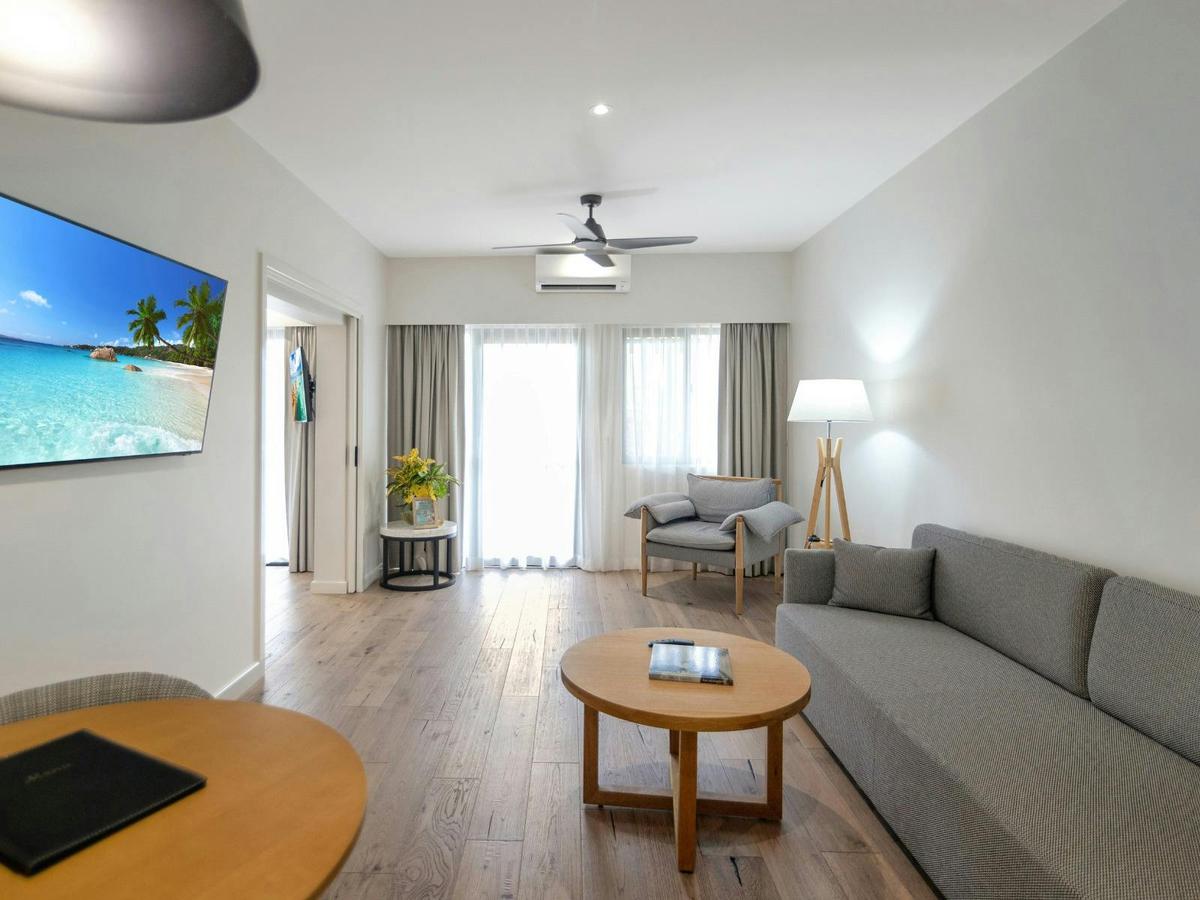 Deluxe King Suite