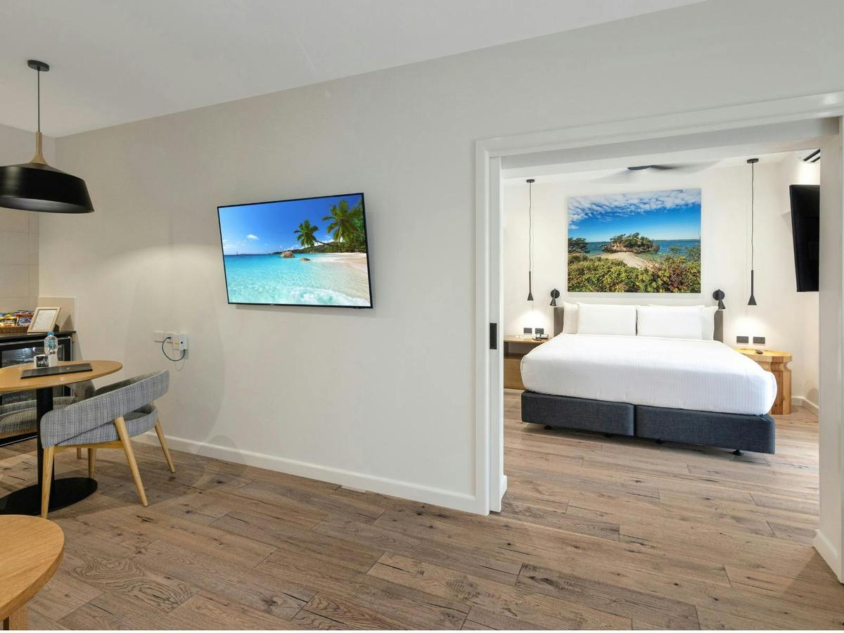 Deluxe King Suite