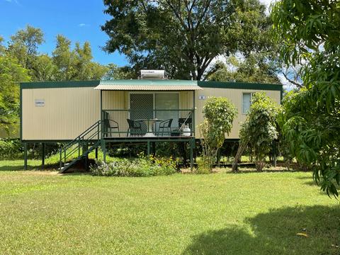 Cabin - Self Contained - 2 bedroom