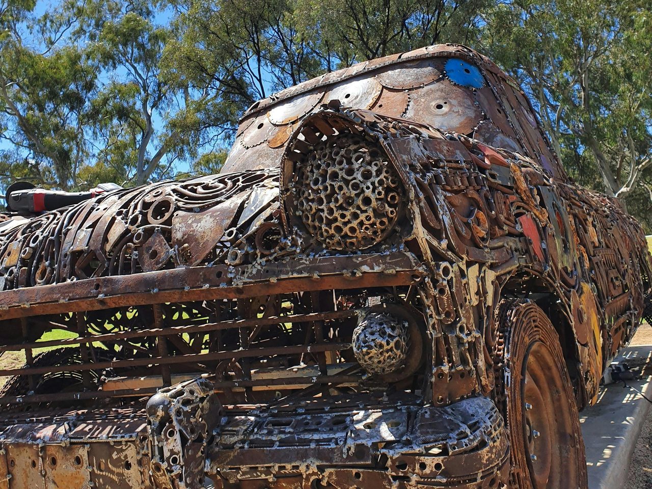 Hero Image - Ute Sculpture