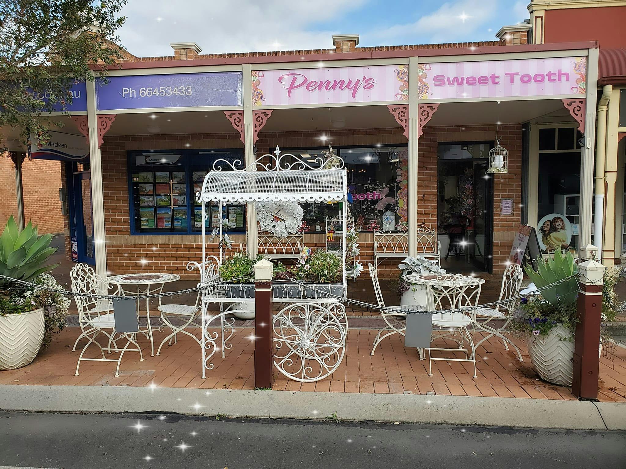 Lolly and ice cream Shop Maclean
