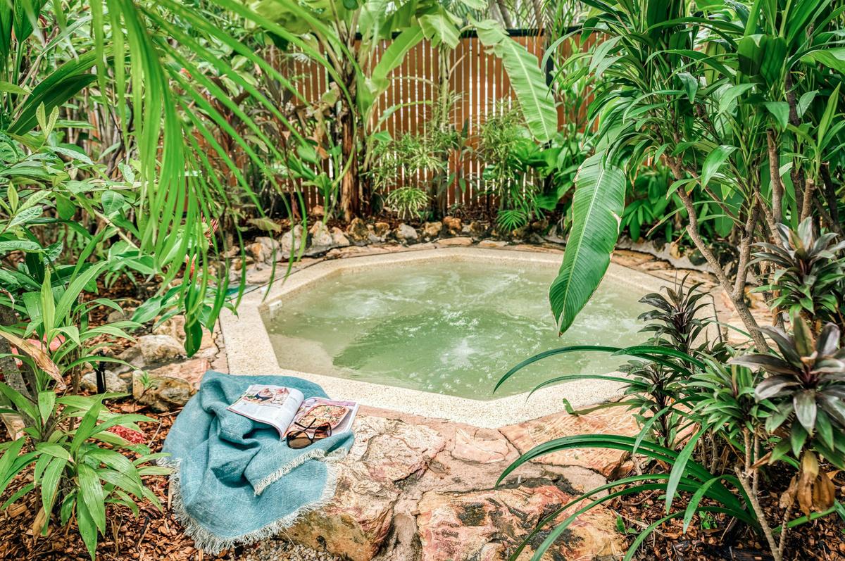Palms Villa with Outdoor Spa