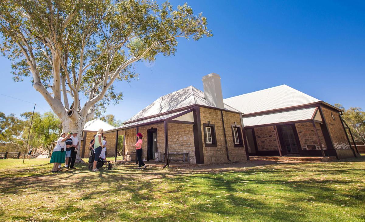 alice springs telegraph station trail station