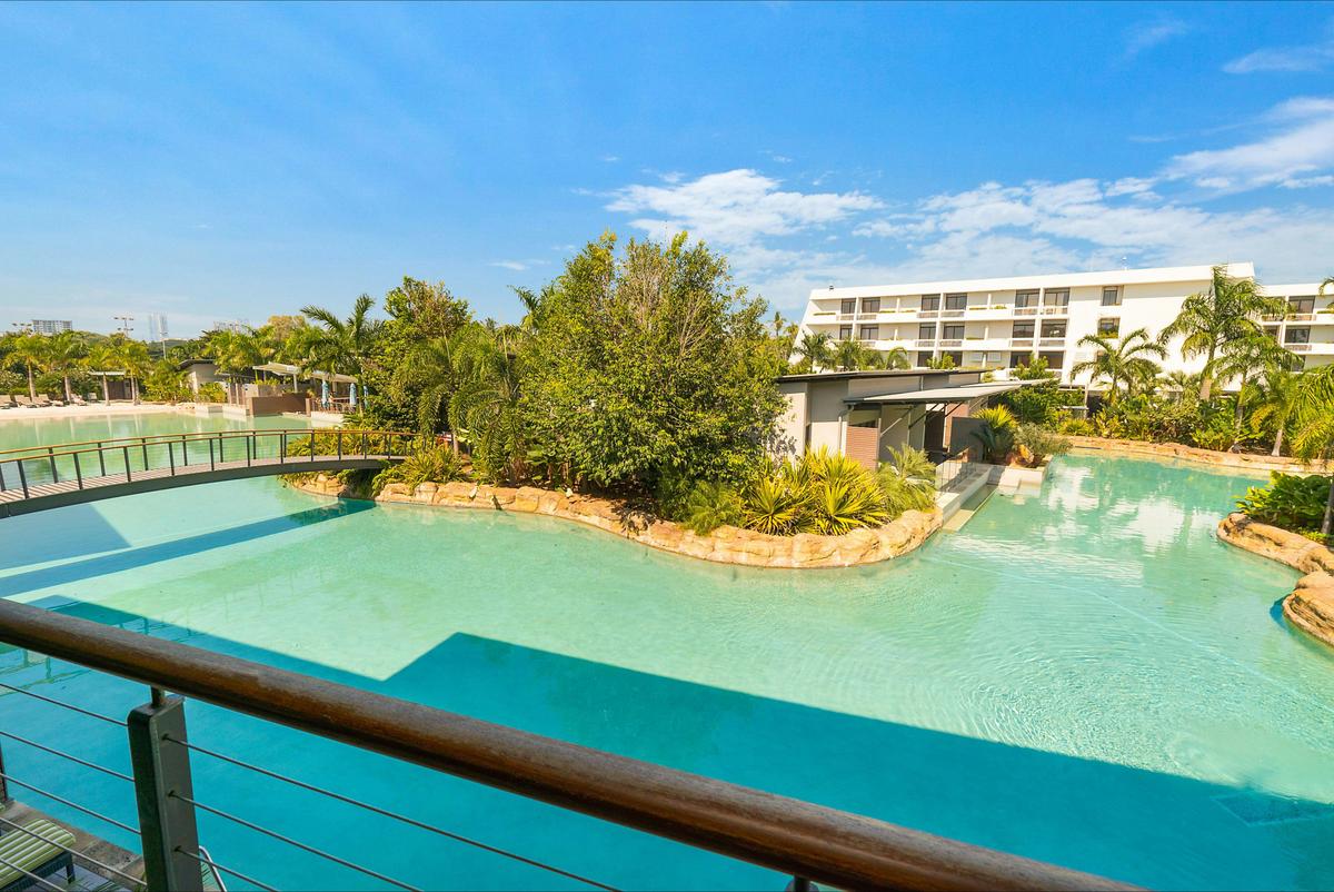 Lagoon Room