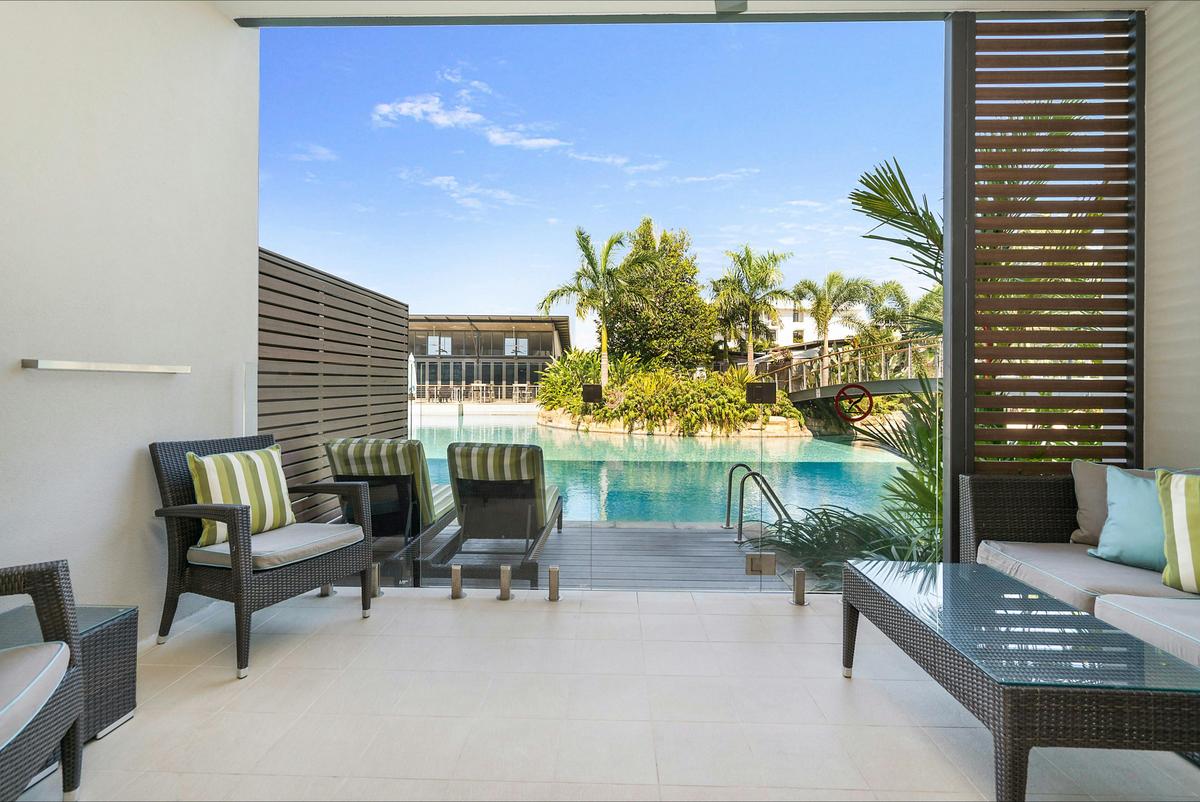 Superior Lagoon Room