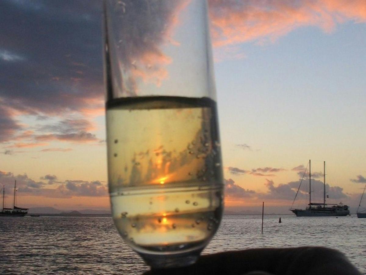 Champagne Sunset Sail 3 hr dinner cruise on Darwin harbour