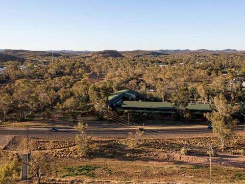 Larapinta Trail Highlights - 5 Day - Group-Guided