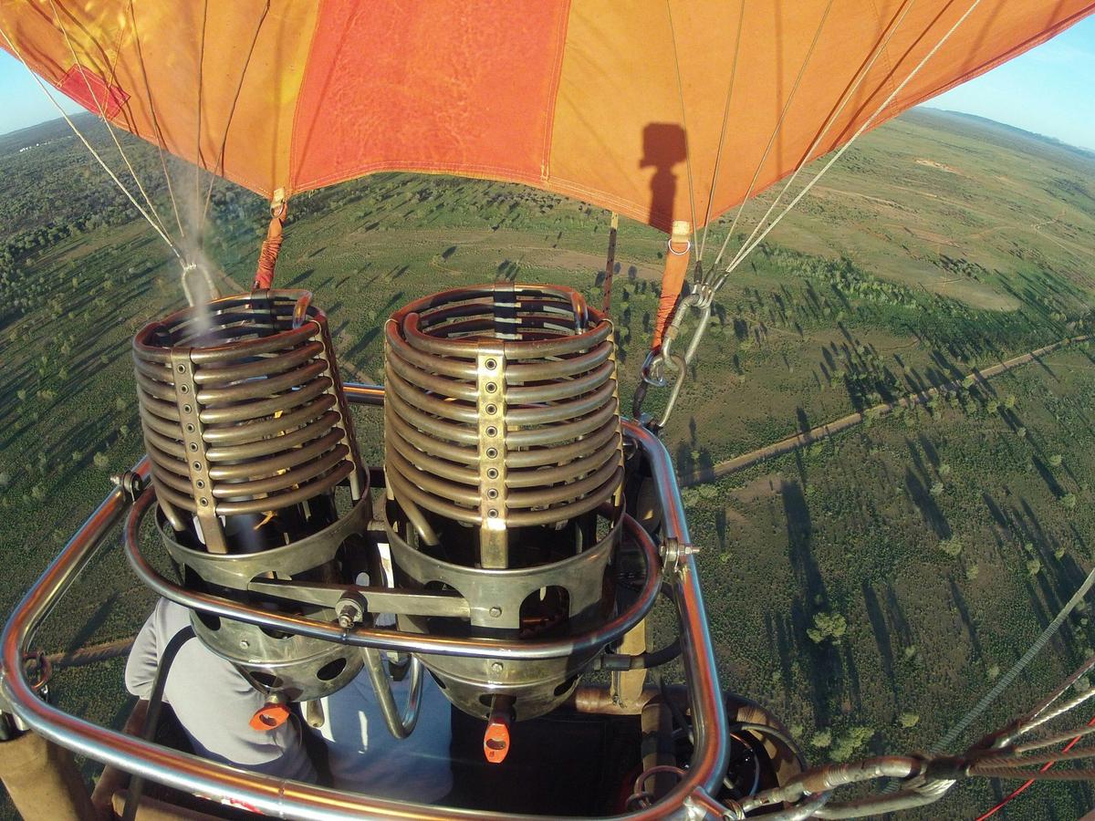 Early morning 30 minutes balloon flight