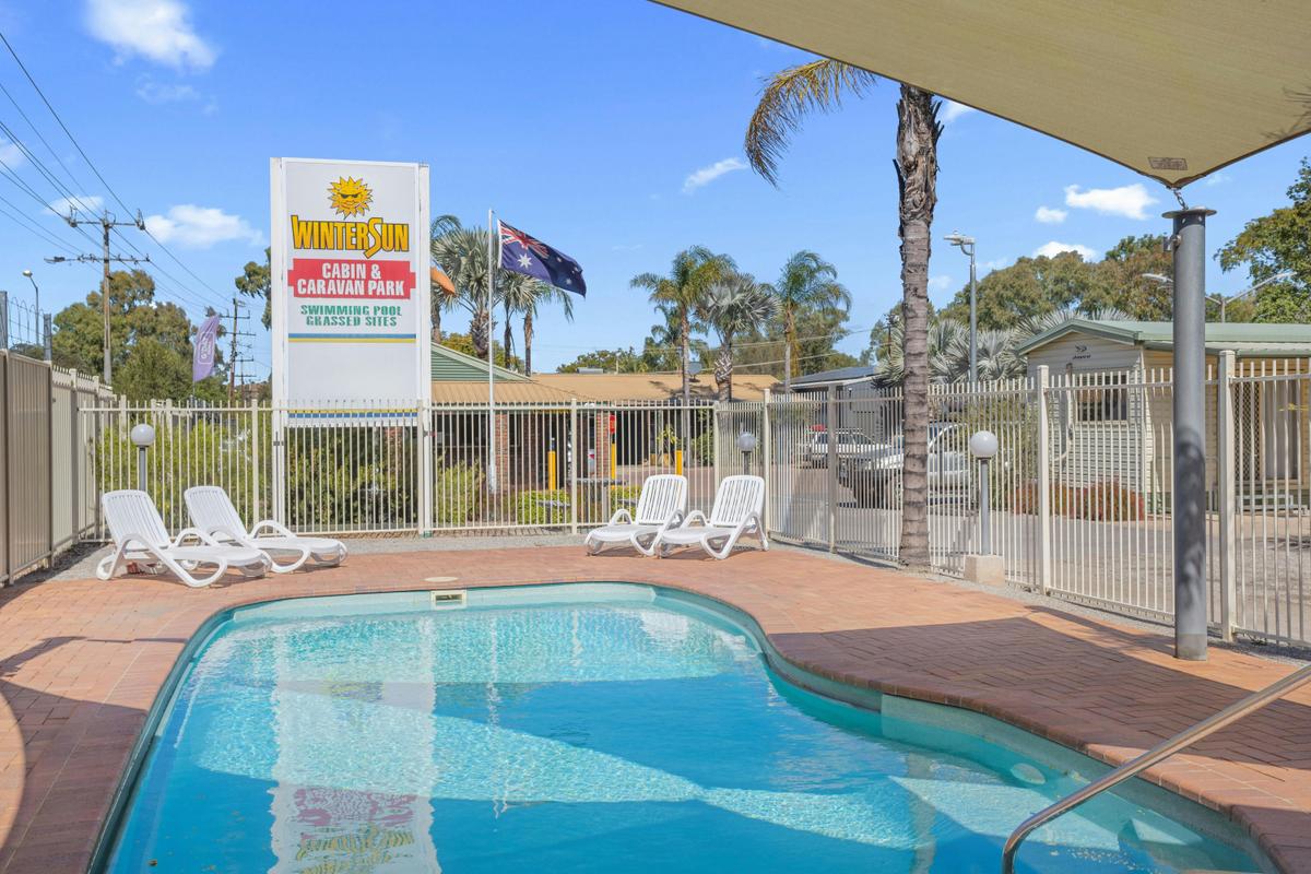 Wintersun Cabin & Caravan Park in Alice Springs has a welcoming swimming pool