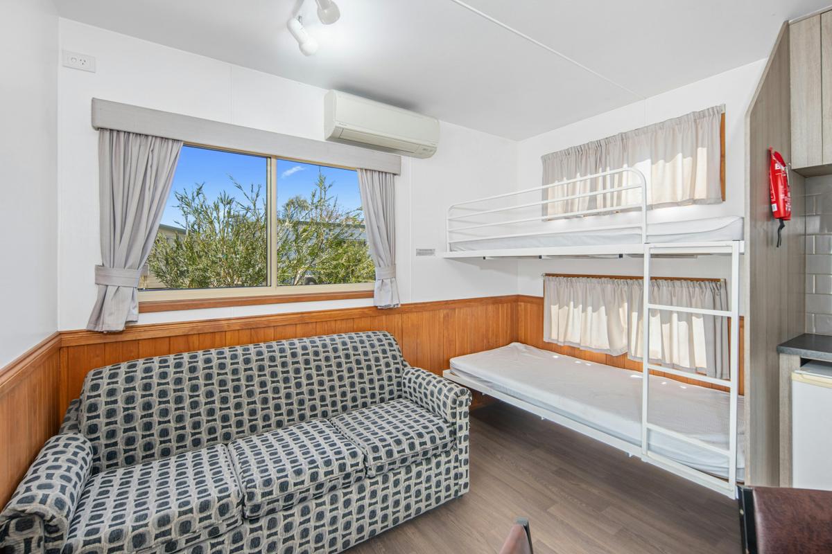A comfortable self-contained Studio Cabin at Wintersun Cabin & Caravan Park in Alice Springs