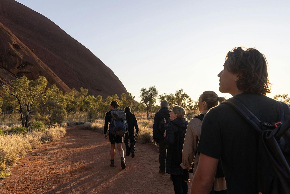 Uluṟu-Kata Tjuṯa Lodge Walk