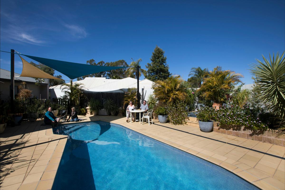 Pool & Spa