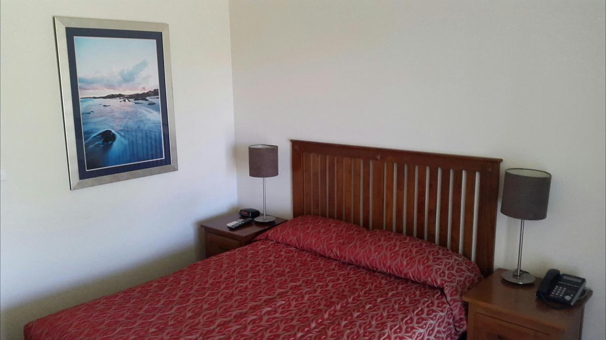 Lodge Queen Room