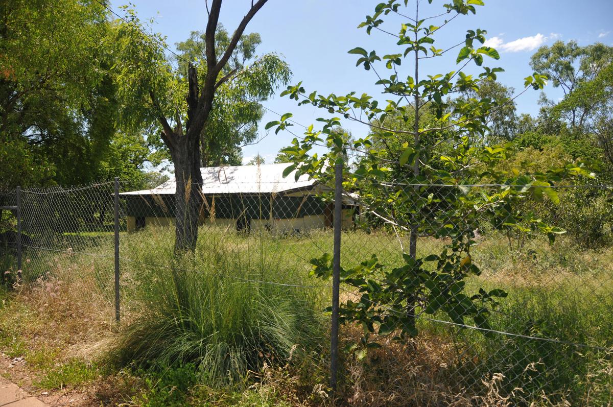 Hunter House from the side.