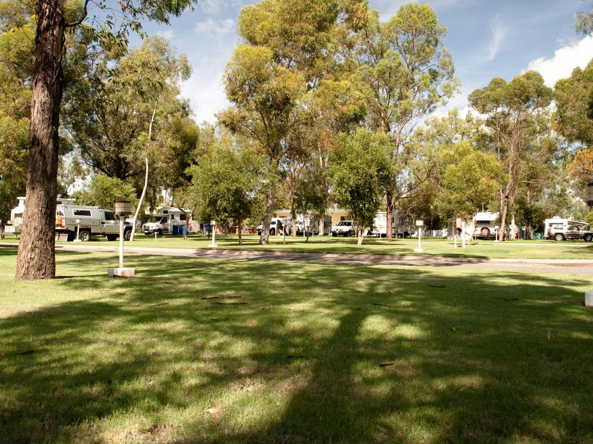 Shady and grassed sites with power and water