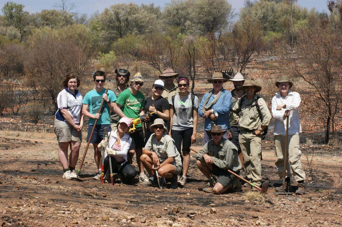 Trek Larapinta Volunteer Project - Larapinta Trail maintenance