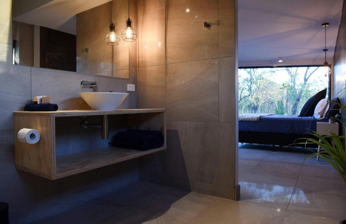 Ensuite to cabin one