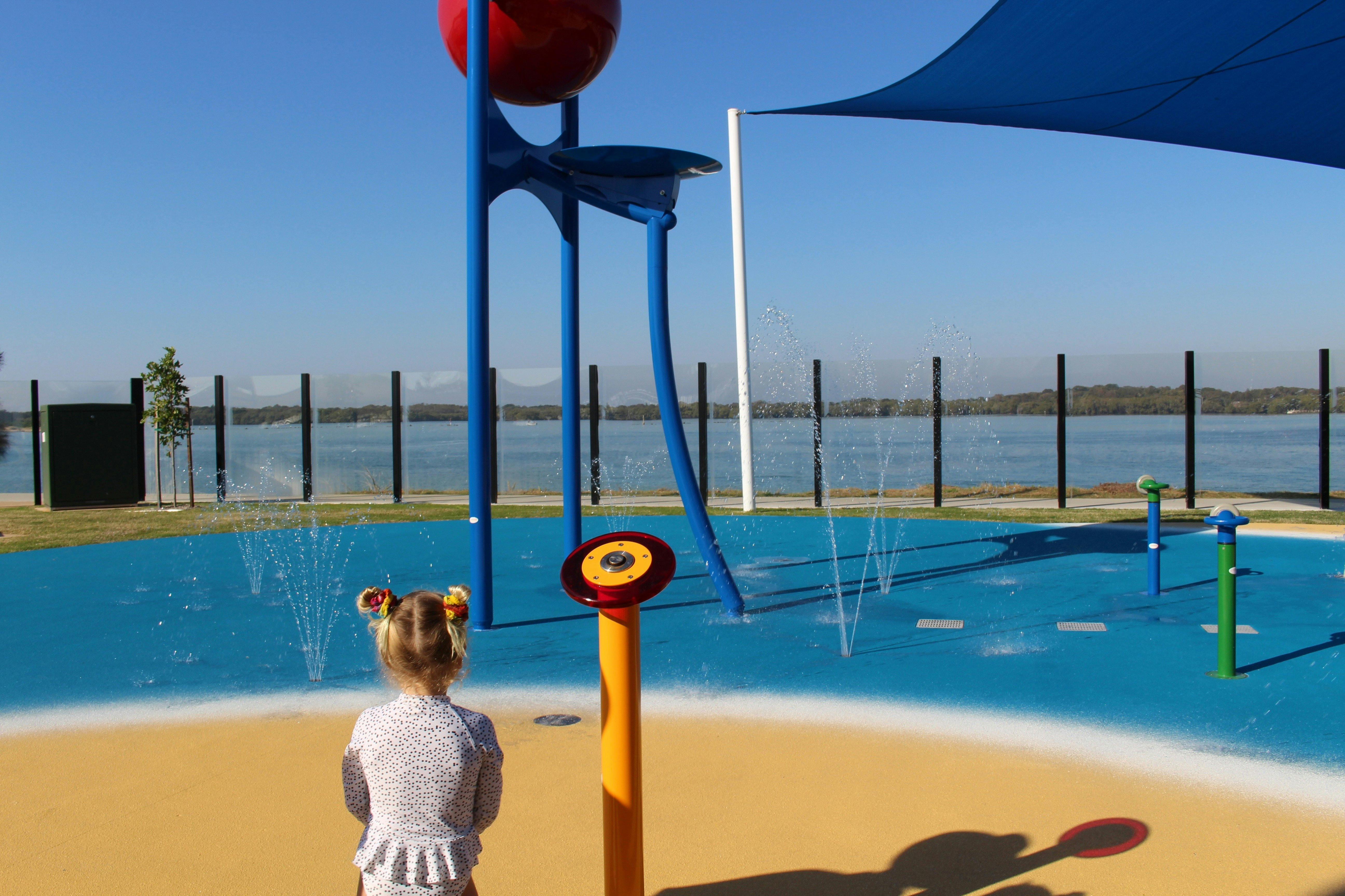 Kids riverside water spray park