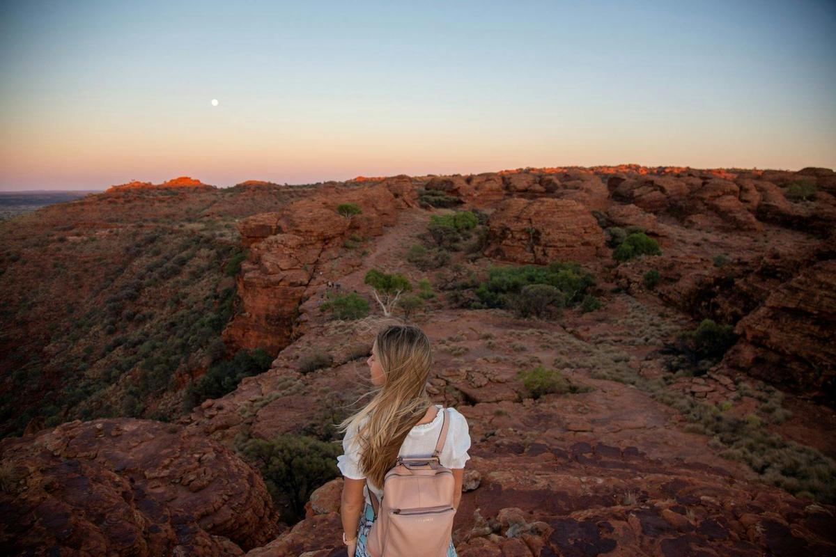 7-Day Explorers Way Alice Springs to Adelaide Accommodated Tour