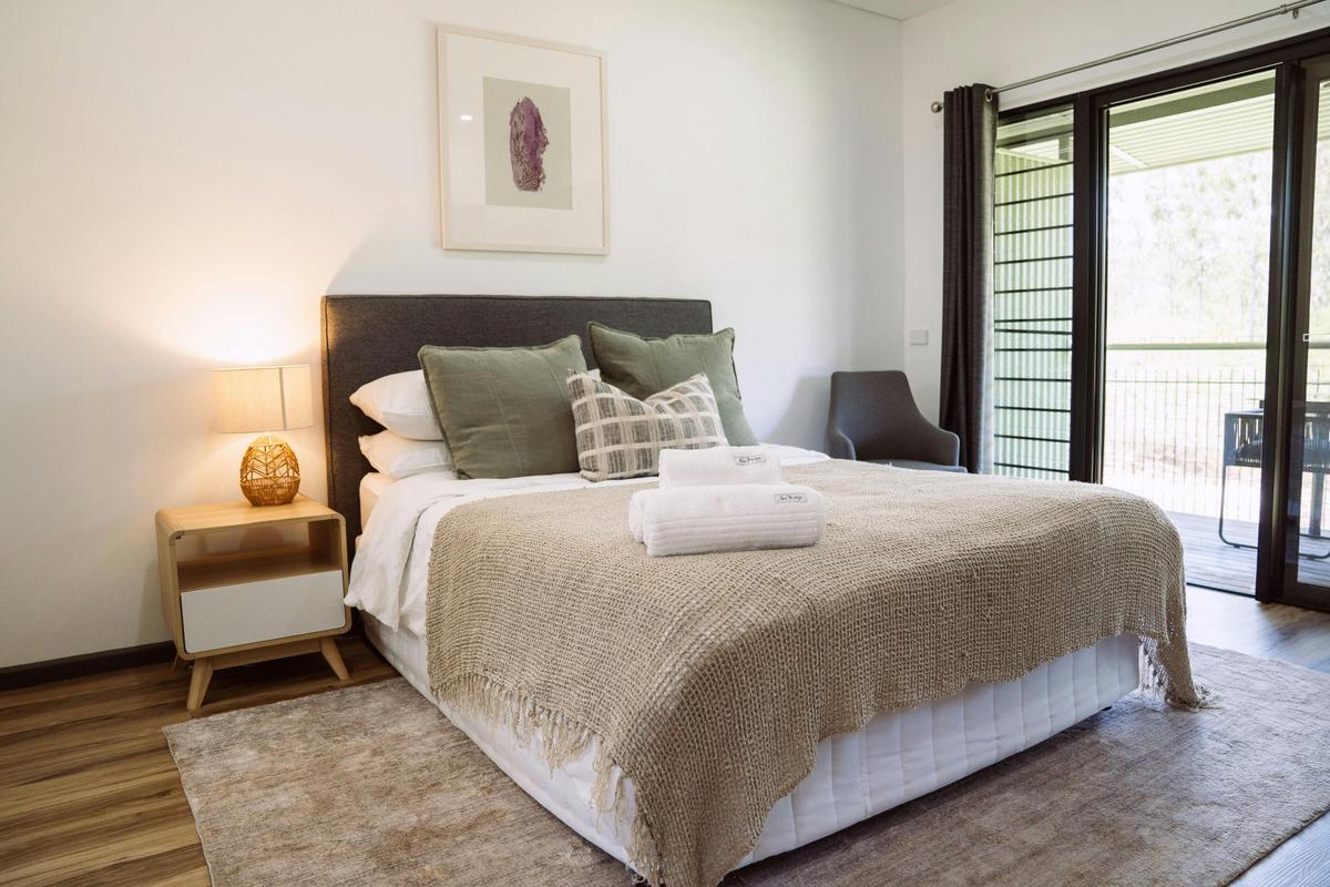 Large comfortable bed with premium linnens