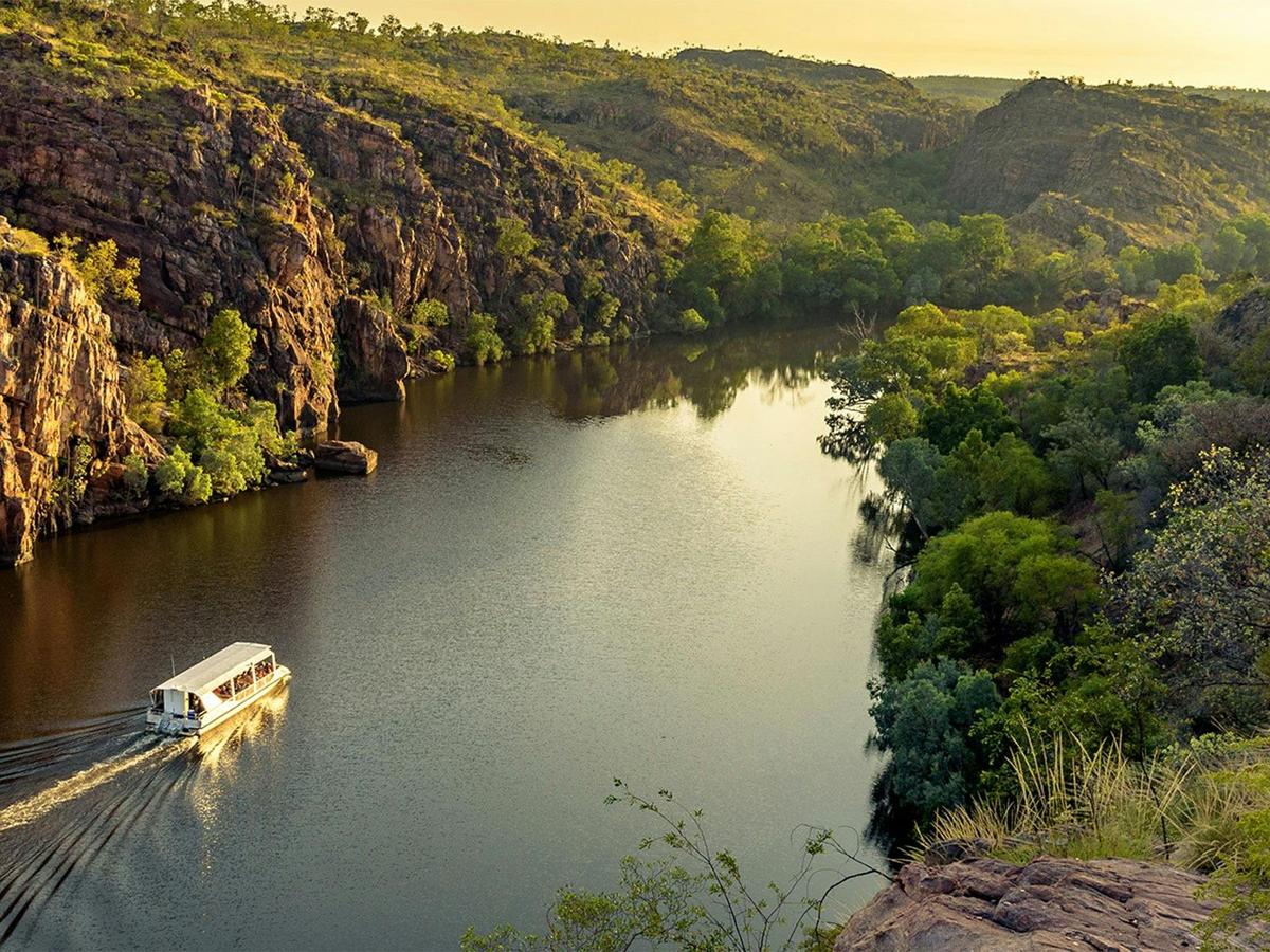 Katherine Gorge Cruise and Edith Falls Full Day Tour